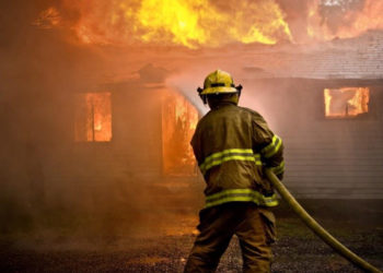 اخماد حريقاً اندلع داخل محكمة الكرخ وسط بغداد