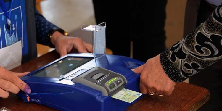 يحق للناخب التصويت عبر البطاقتين طويلة الامد “البايومترية” و القصيرة