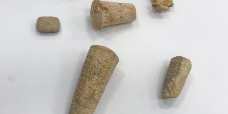 استلام 7 قطع أثرية من هولندا