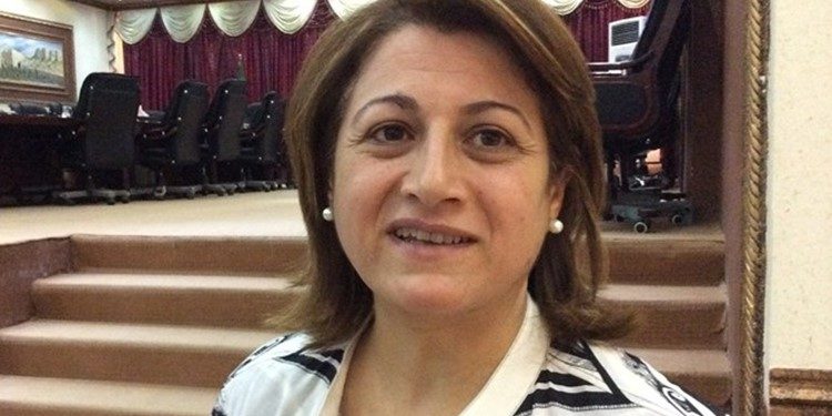 الاء طالباني توجه رسالة عاجلة  (أوقفوا استقطاعات رواتب موظفي كردستان)