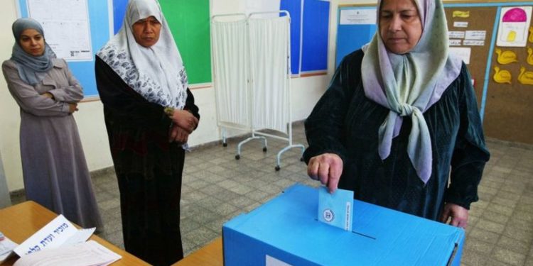 من هم الفلسطينيون حملة الجنسية الإسرائيلية ؟