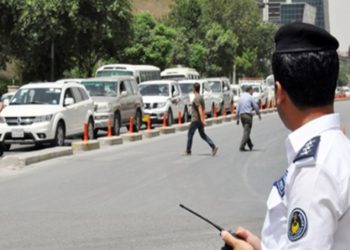منتسب مرور يتعرض للاعتداء بالضرب من امراة في اربيل