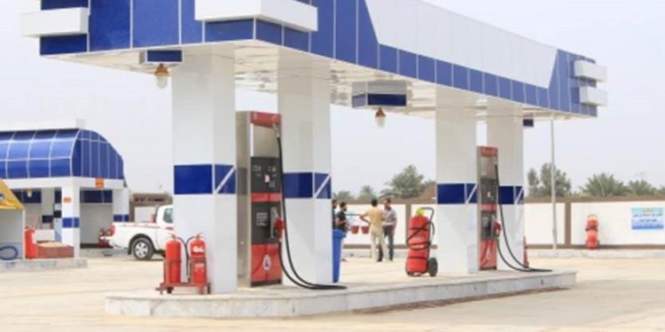 نشوب حريق داخل محطة وقود في الكرادة