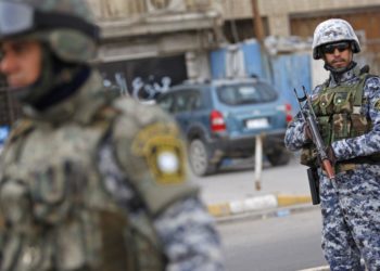 طعن ضابط واصابة شخصين بعد مشاجرة على خلفية طلب اغلاق مطعم