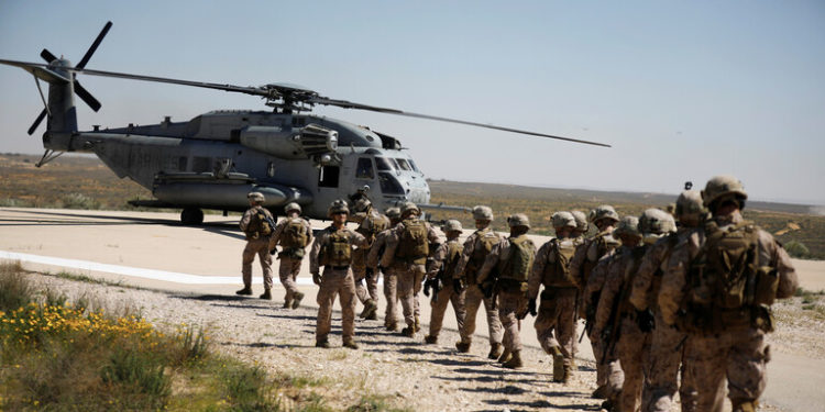 الجيش الأمريكي يسحب 120 من عناصره العسكريين والمدنيين من إسرائيل