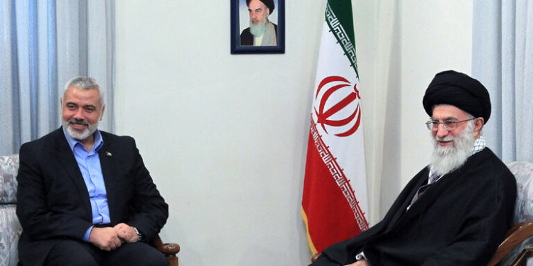 هنية يوجه رسالة إلى خامنئي يدعو فيها إلى “تحرك فوري”