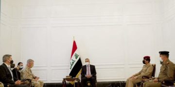 الكاظمي يستقبل قائد القيادة المركزية الأمريكي