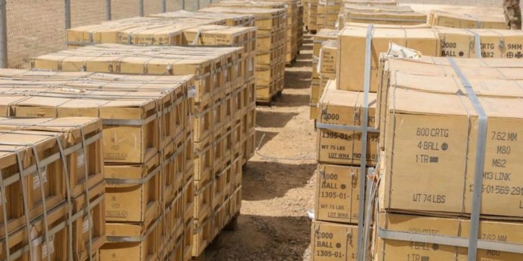 قوات التحالف تُجهز قاعدة عين الاسد  معدات من قوات التحالف بأكثر من مليون ونصف دولار