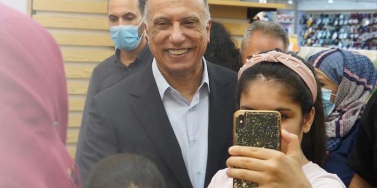 مصطفى الكاظمي يتجول في بغداد ويزور سما مول