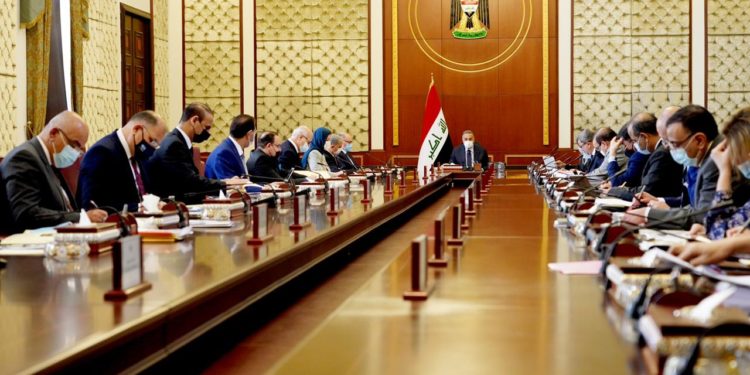 مجلس الوزراء يقرر ايقاف التعليم الحضوري في الجامعات والمدارس