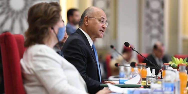 برهم صالح .. البلد يمر بمرحلة (حساسة وخطيرة) من عمر التجربة السياسية في العراق