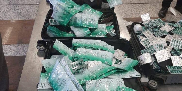 ضبط مسافر صيني في مطار البصرة بحوزته مواد ممنوعة