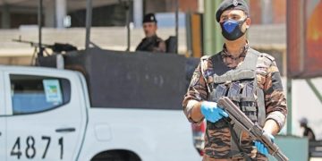 المستثمر الفرنسي محتجز لدى القوات الأمنية
