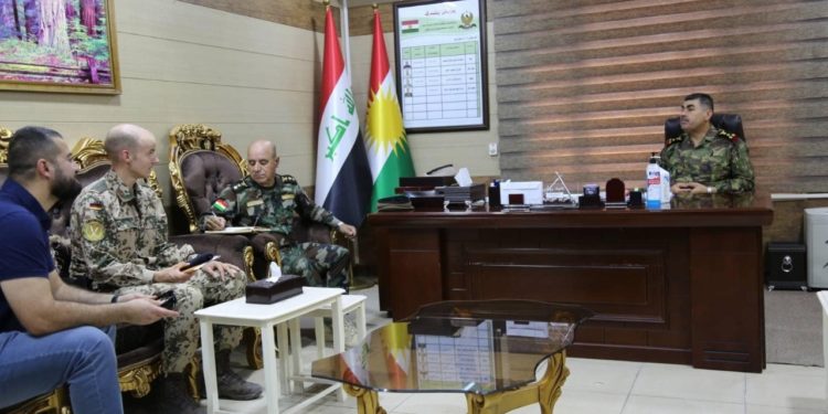 التحالف الدولي يقدّم مساعدات للبيشمركة (رواتب وأسلحة وذخيرة)