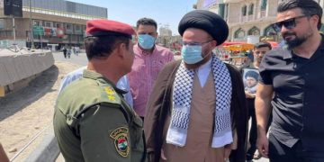 بدء توافد المتضامنين الى ساحة التحرير للمشاركة بالوقفة مع فلسطين (صور)