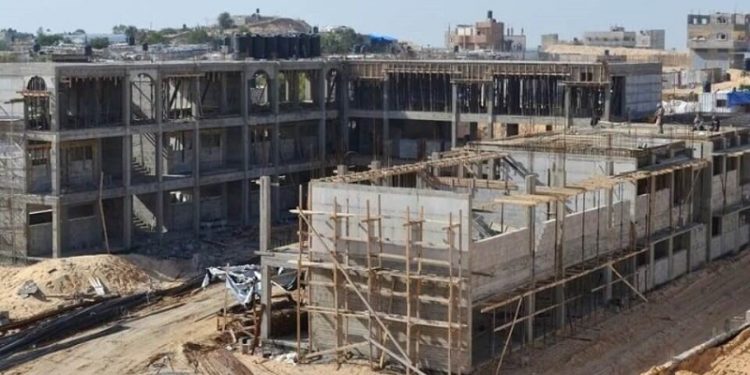 الاقتصاد النيابية تحذر من “التزامات مالية على الحكومة” بسبب إلغاء المشاريع المتلكئة