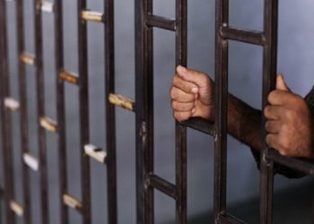 توجيه حكومي بنقل سجناء خطرين في الموصل إلى سجون “محكمة”