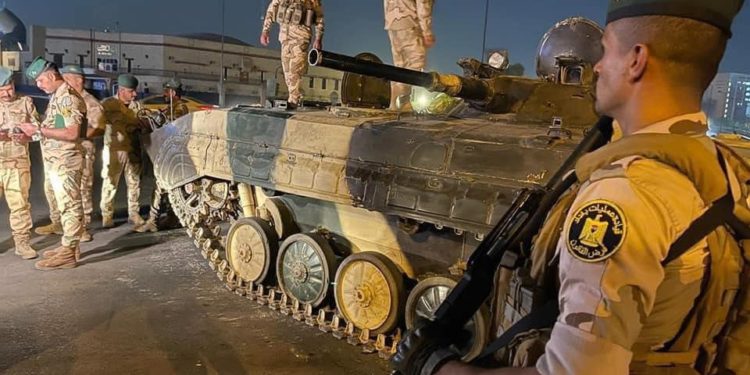 انسحاب المدرعات العسكرية المنتشرة في بغداد