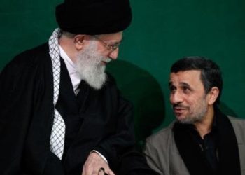 نجاد يخالف أوامر خامنئي