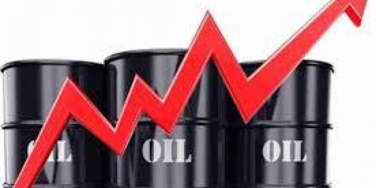 أسعار النفط تواصل الارتفاع