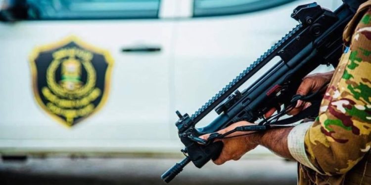 القبض على محتالين سرقا سيارة أجرة في الكرادة