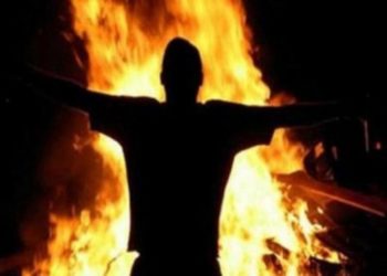 اخر فيديو للاجئ إيراني يضرم النار في جسده أمام مقر الأمم المتحدة في أربيل
