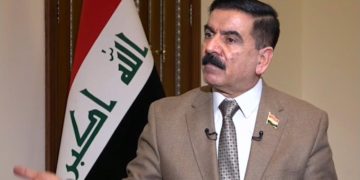 وزير الدفاع يصل إلى ذي قار لتفقد القطعات العسكرية