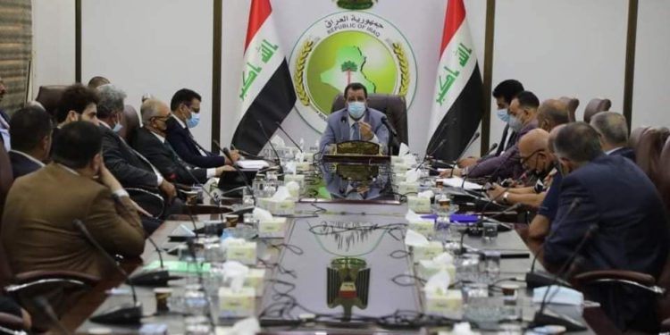 وزير الزراعة يعقد اجتماعاَ مع منتجي الدواجن مطالباً بتحديد مبلغ ( طبقة البيض )