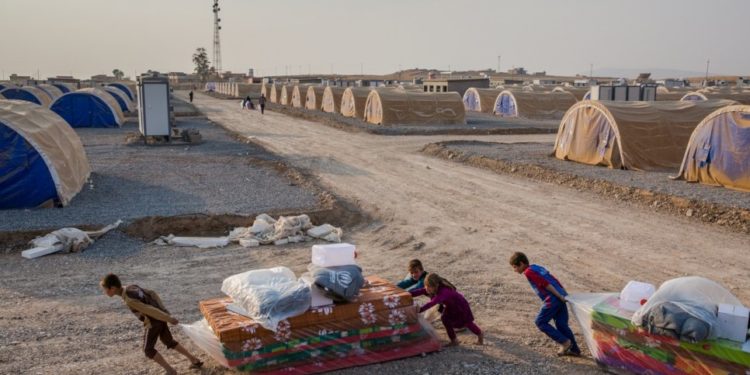 العراق يعلن انخفاض اعداد النازحين