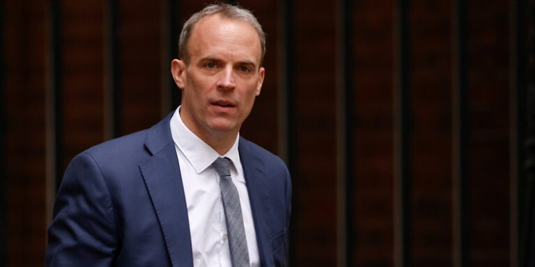 اعلان عن زيارة وزير الخارجية البريطاني .. “مباحثات مع الرئاسات الثلاث”