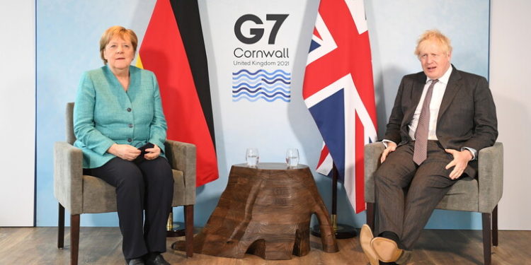 لندن .. جونسون وميركل بحثا “أنشطة روسيا والصين المزعزعة للاستقرار”