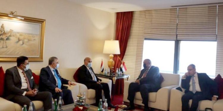 وزير الخارجية يــدعو (دول الجوار) إلى عقد حوار في بغداد لحل قضايا المنطقة