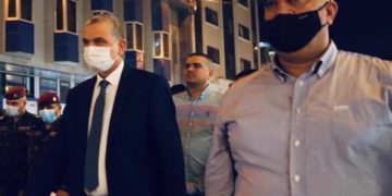 الفريق ابو رغيف  والغانمي يصلان الى الكاظمية للاطلاع على تفاصيل الحادثة