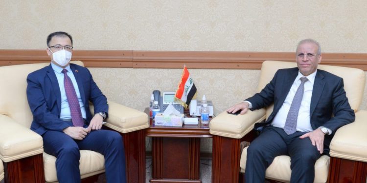 العراق والصين يبحثان التعاون الثنائي والدعم المتبادل