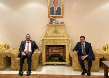 القائم بالاعمال العراقي بمسقط يبحث مع وزير الخارجية اليماني جهود السلام الإقليمية والدولية