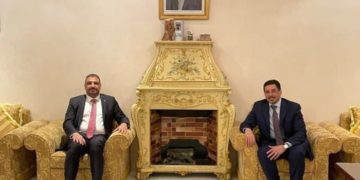 القائم بالاعمال العراقي بمسقط يبحث مع وزير الخارجية اليماني جهود السلام الإقليمية والدولية