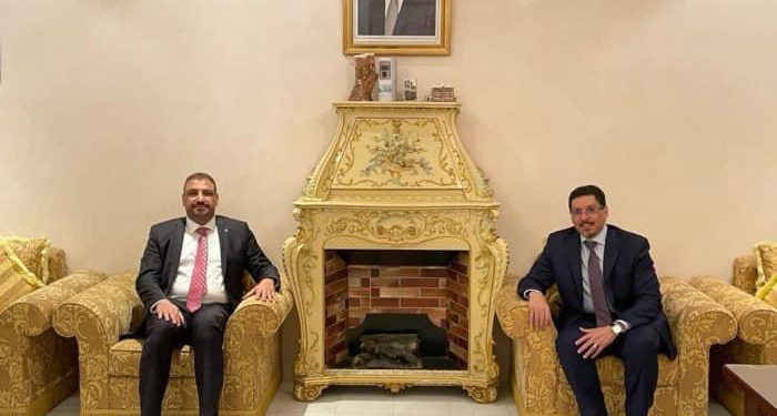 القائم بالاعمال العراقي بمسقط يبحث مع وزير الخارجية اليماني جهود السلام الإقليمية والدولية