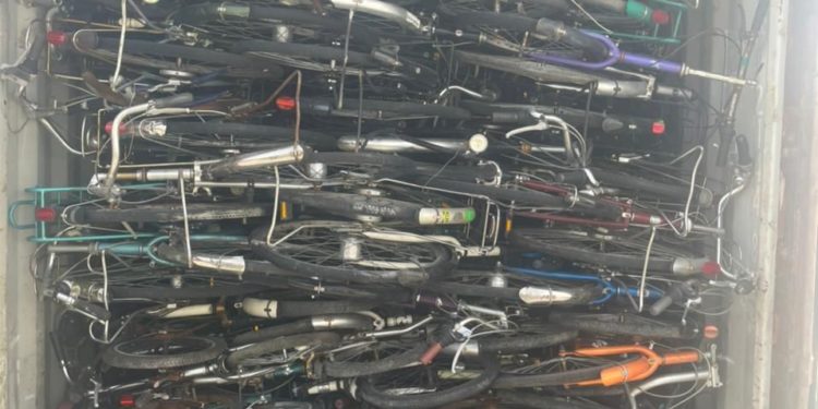 ضبط (مواد كيمياوية ودراجات مخالفة) لضوابط الاستيراد في ميناء ام قصر الأوسط