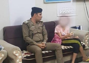 الشرطة المجتمعية تحبط عملية بيع فتاة من قبل والدها وتسلمها إلى دار المشردات