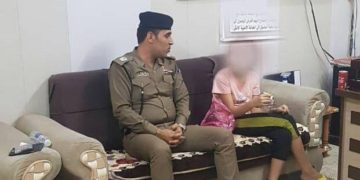 الشرطة المجتمعية تحبط عملية بيع فتاة من قبل والدها وتسلمها إلى دار المشردات