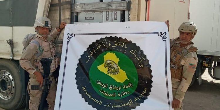 ضبط شاحنات محملة “بمواد ممنوعة” والقبض على عمال أجانب تستروا عليها (صور)