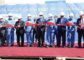 وزير النفط يؤكد التزام العراق مع الشركات العالمية ,,مشروع بطاقة 100 ألف برميل,,