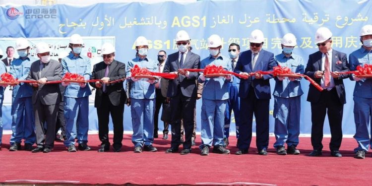 وزير النفط يؤكد التزام العراق مع الشركات العالمية ,,مشروع بطاقة 100 ألف برميل,,