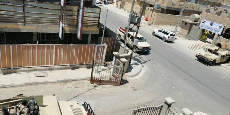 قوة من الجيش تنهي أزمة (مجلس أعيان الفلوجة)