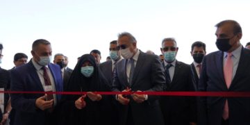 الكاظمي يفتتح مستشفى الناصرية التعليمي (صور)
