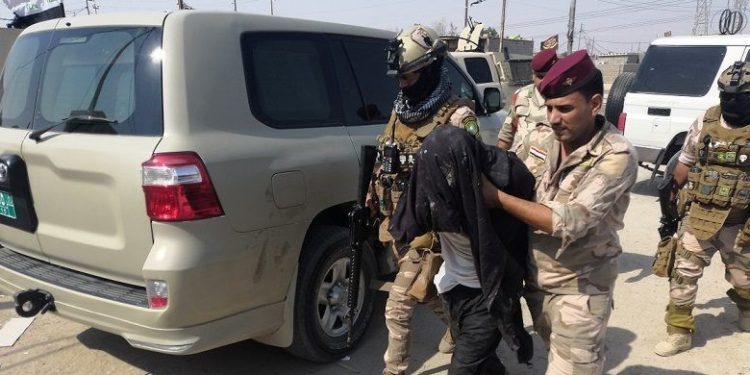 وزير الداخلية يؤكد من البصرة اهمية “ضبط الحدود” مع دول الجوار للحد من ظاهرة انتشار المخدرات