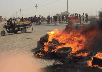قطع طريق قرب “السجن الإصلاحي” في ذي قار احتجاجا على اعتقال متظاهرين