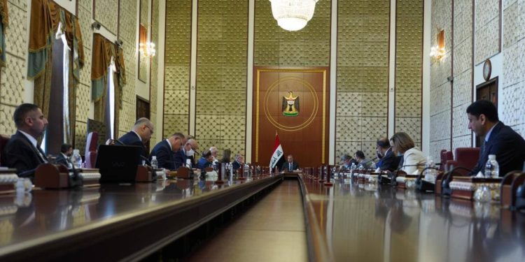 الكاظمي .. (وضعنا أول خطة للإصلاح الاقتصادي) و (فعلنا ملف مكافحة الفساد)