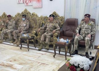 وزير الدفاع يصل إلى نينوى ويتفقد القطاعات العسكرية