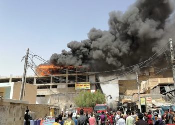 حريق كبير في (النـــجف) والدفاع المدني يستنفر فرقه بإسناد من بابل والديوانية